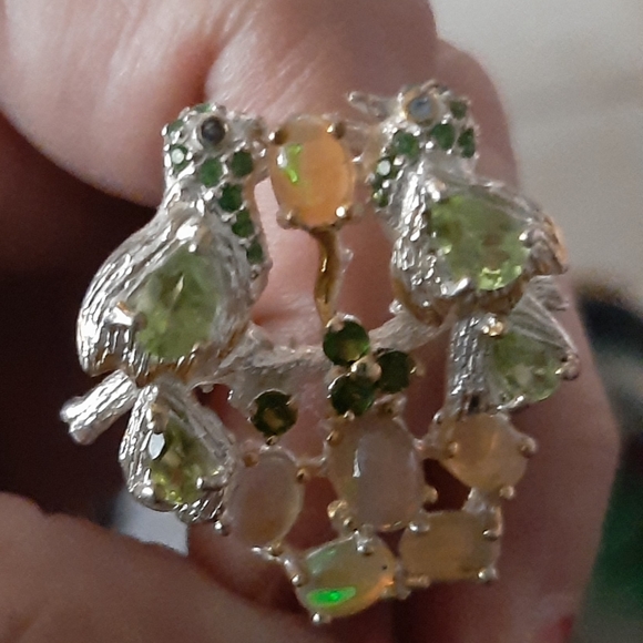 Ring - Picture 2 of 5